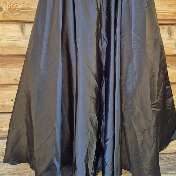 Mac Duggal Black Strapless Embellished Bustier Ball Gown - Picture 8 of 13